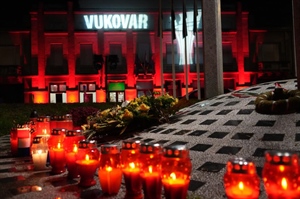 Sjever Hrvatske ujedinjen u tišini i svjetlu svijeća za Vukovar i Škabrnju - od Zagorja preko Varaždina do Međimurja, Koprivnice i Zagreba