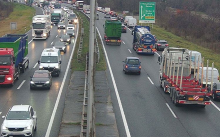 Kilometarska kolona prema Zagrebu: Prometni kolaps na obilaznici i autocestama