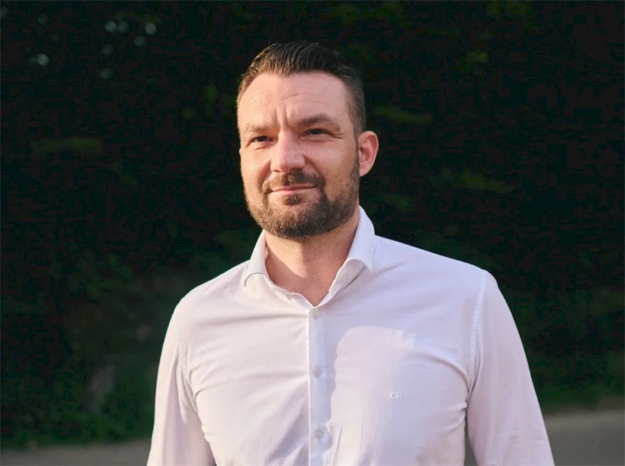 Načelnik Bistre opet divljao? Razbijao čaše i vaze u Općini, porezao se - na kraju došla policija!