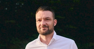 Načelnik Bistre opet divljao? Razbijao čaše i vaze u Općini, porezao se - na kraju došla policija!