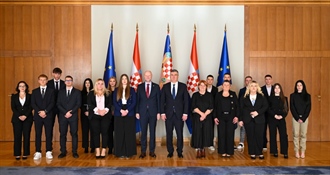 Predsjednik Milanović primio ambasadore Europskog parlamenta iz SŠ Zabok, u pratnji učenika i župan Kolar