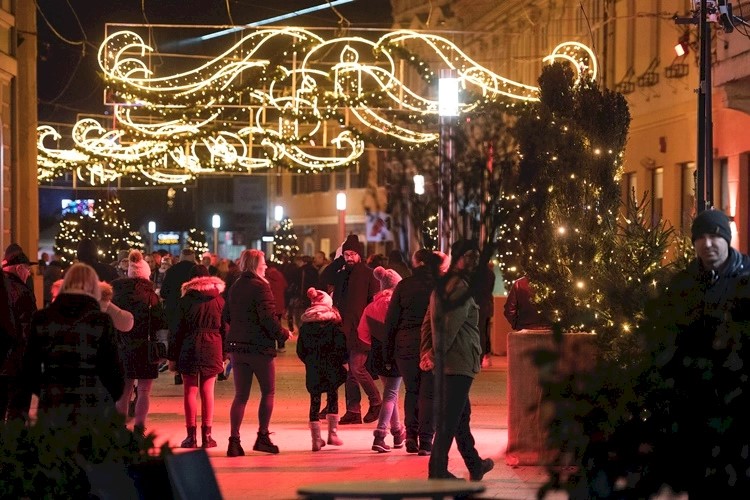 Međimurje u adventskom sjaju: Stari grad u Čakovcu pretvara se u bajkovitu blagdansku pozornicu