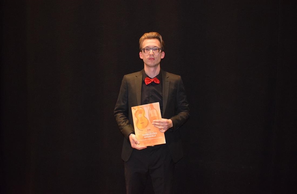 „Skladbe za tamburaške ansamble“: Mladi Roberto Hren predstavio notnu zbirku koja obogaćuje umjetničku tamburašku glazbu