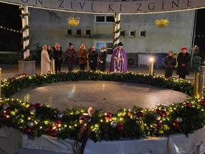 Advent u Konjščini 2025. započeo paljenjem prve adventske svijeće i bogatim programom za sve generacije