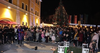 Topla i blagdanska atmosfera obilježila početak adventa u Varaždinskim Toplicama