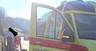 UŽAS U DONJOJ ŠEMNICI - Čovjek iskočio iz auta u vožnji – helikopter upravo sletio