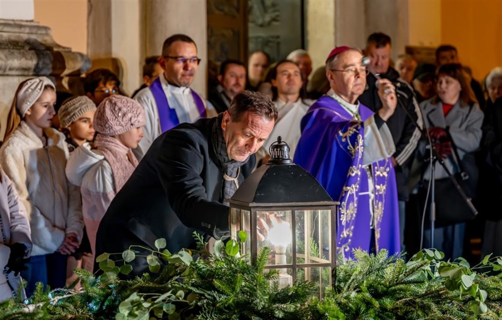 U Varaždinu svečano upaljena prva adventska svijeća i otvoreno razdoblje došašća