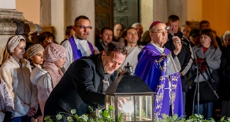 U Varaždinu svečano upaljena prva adventska svijeća i otvoreno razdoblje došašća