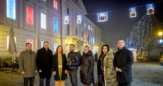 Nastavak tradicije; Varaždinska Županijska palača i ove je godine pretvorena u atraktivan adventski kalendar