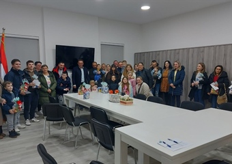 Veselje u općini Bednja: Načelnik Poljak darivao novorođene i roditelje djece s teškoćama u razvoju