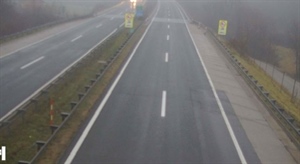 Oprezno u prometu: mokri i skliski kolnici, bura otežava promet kod Karlobaga