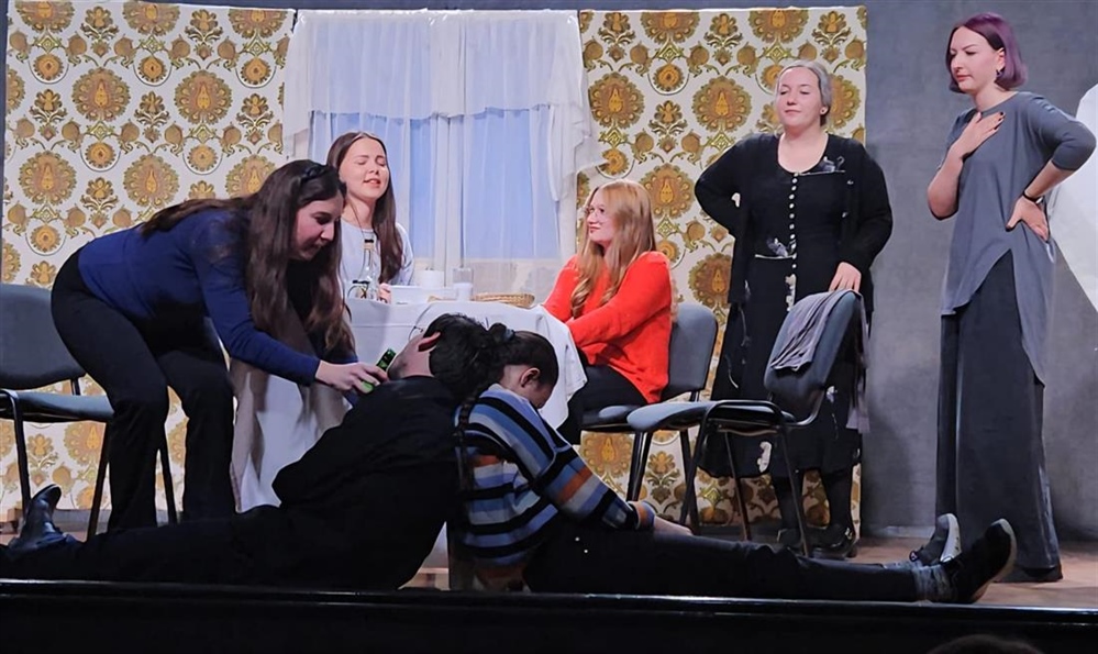 Adventsko ozračje u Loboru obogaćeno i premijerom autorske predstave „Černe mlake”