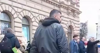 U ime "molitve" gazio ruže - uspomene na ubijene žene - nešto je duboko trulo u našoj državi!