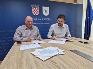 Investicija od pola milijuna eura: U Maloj Subotici potpisan ugovor o uređenju nogometnog terena NK Spartak