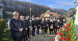 HDZ Krapinsko-zagorske županije polaganjem vijenca i paljenjem svijeća obilježio 26. godišnjicu smrti dr. Franje Tuđmana
