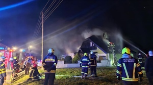 Vatrogasci iz Novog Marofa gasili požar krovišta i tavanskog stana