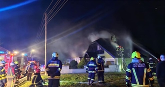 Vatrogasci iz Novog Marofa gasili požar krovišta i tavanskog stana