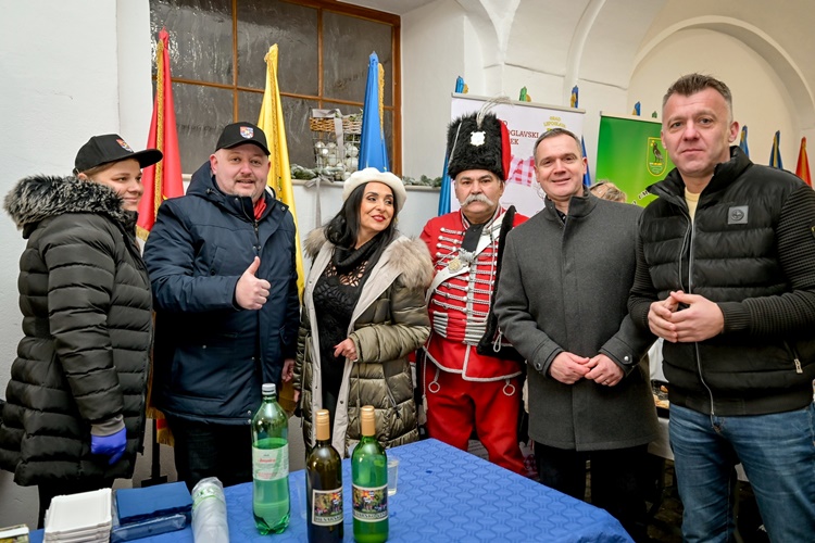 "Advent s pričom" u atriju varaždinske Županijske palače oduševio i ove subote!