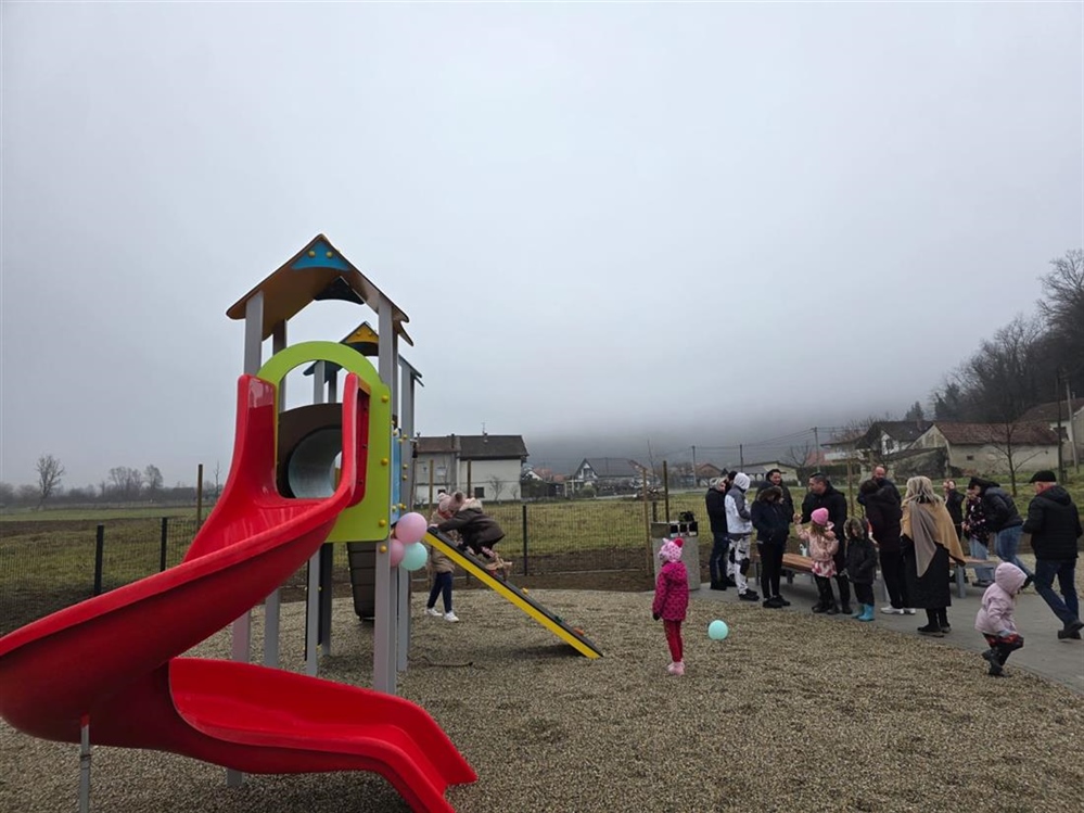 U Velikom Komoru otvoreno novo dječje igralište – mjesto igre, druženja i odrastanja najmlađih