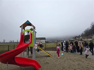 U Velikom Komoru otvoreno novo dječje igralište – mjesto igre, druženja i odrastanja najmlađih