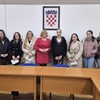 Načelnica Curiš Krok potpisala stipendije za 5 učeničkih i 8 studentskih stipendija: Ukupno dodjeljujemo 30 stipendija!