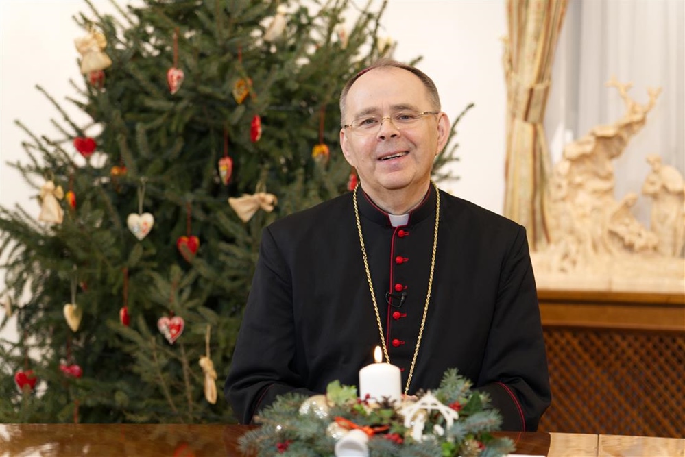 Biskup Radoš u božićnoj čestitki: Božić je dar radosti i nad