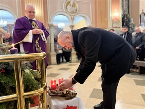 Župan Kolar upalio četvrtu svijeću na županijskom adventskom vijencu u Mariji Bistrici