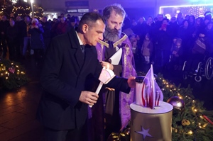 Župan Matija Posavec upalio četvrtu adventsku svijeću u Čakovcu