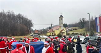 Motomrazovi u Novom Golubovcu druženjem i poklonima oduševili najmlađe