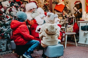 Djeca vjeruju u Djeda Mraza i da im on donosi poklone – znate li kad im je najbolje reći da ne postoji