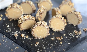 Slatki blagdanski zalogaj: rolice s čokoladom, keksom i lješnjacima