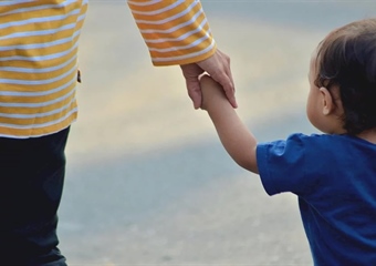 "Baka - djed servis": Roditeljima olakšanje, bakama i djedovima dodatni prihod - još jedan grad uveo ovu poticajnu mjeru