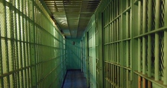 Muškarac osumnjičen za pokušaj ubojstva na Varaždin Bregu u istražnom zatvoru, imao je ilegalno oružje i bombe