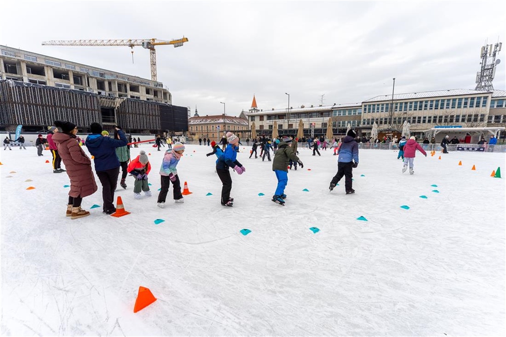 10. Zimski sportski višeboj: Stotinjak varaždinskih osnovnoškolaca naučilo klizati ili usavršilo ovu vještinu