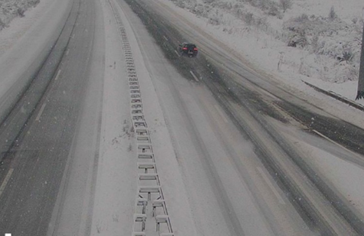 Otežan promet diljem zemlje - brojne zabrane i ograničenja zbog snijega i poledice