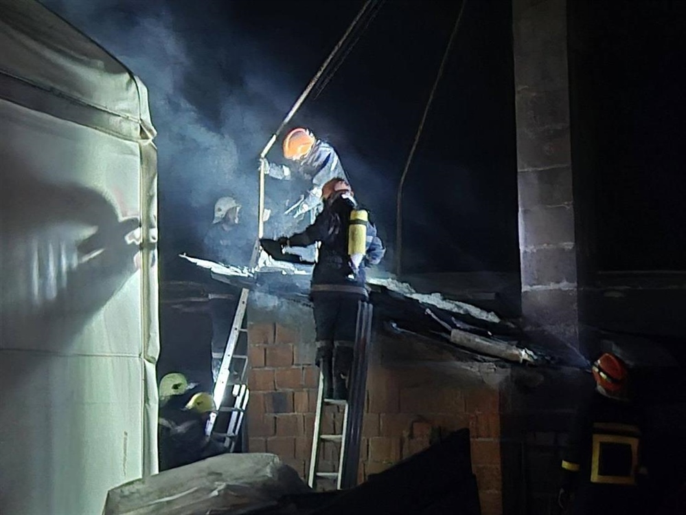 Vatrogasci opet na visini zadatka: Ugašen požar u Velikom Bukovcu, pomogli i mještani
