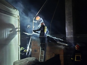 Vatrogasci opet na visini zadatka: Ugašen požar u Velikom Bukovcu, pomogli i mještani