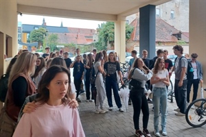 Alarm za roditelje: Prvi kontakt s kokainom već u 1. razredu srednje