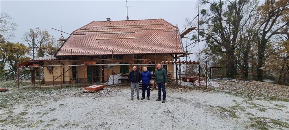 Zamijenjeno dotrajalo krovište Planinarsko – lovačkog doma na Kunagori, radovi su vrijedni 28,6 tisuća eura