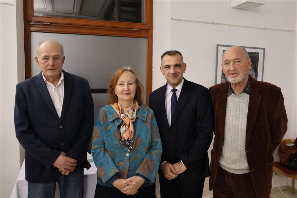 Otvorena izložba "Paralelni svjetovi" Blaženke Križan, događaju prisustvovao i župan Matija Posavec