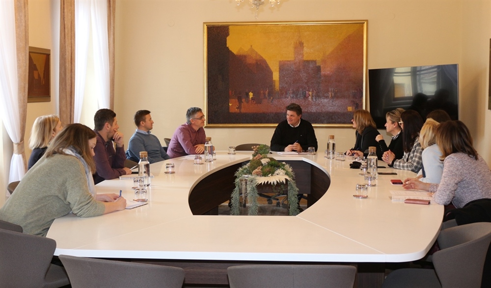 Zamjenik varaždinskog gradonačelnica s ravnateljima osnovnih škola razgovarao o planovima za ovu godinu