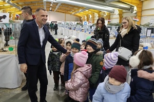 Župan Posavec otvorio Međunarodnu izložbu malih životinja u Nedelišću – predstavljeno 1900 malih kunića, golubova, peradi