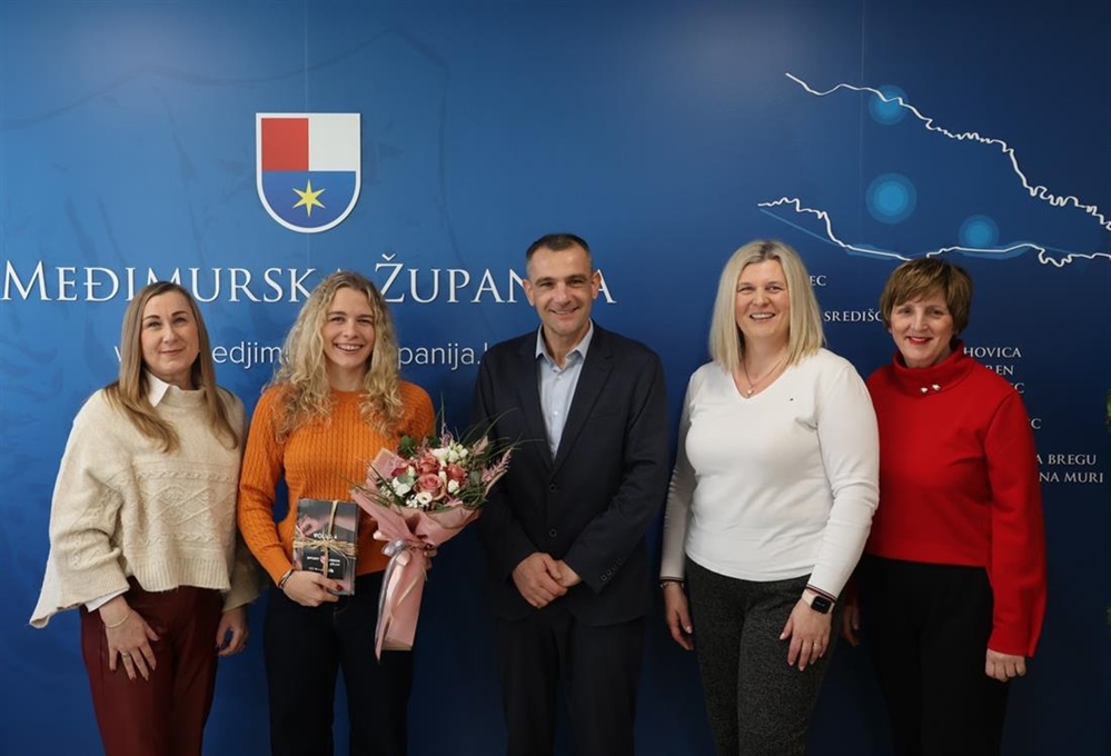 Župan Posavec priredio prijem za mladu i uspješnu atletičarku Anju Okreša