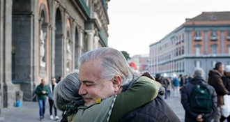 Danas je Dan zagrljaja – zagrlite one koje volite, to će vam uljepšati dan