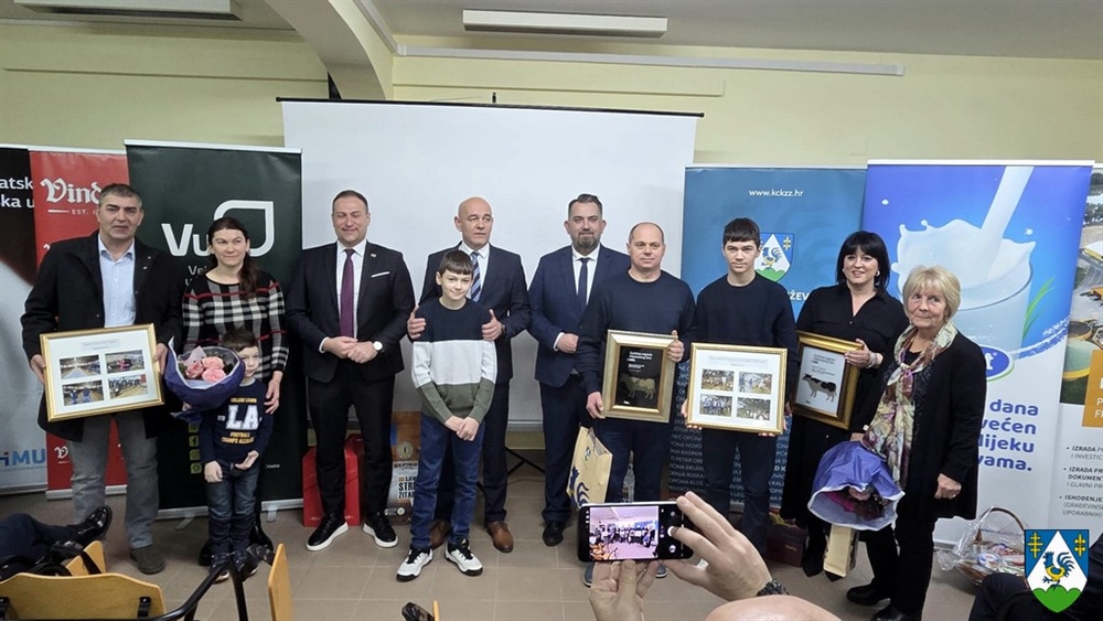 Najperspektivnijim mladim proizvođačem mlijeka proglašen Ivica Mikulinjak iz Koprivničko-križevačke županije, na dodjeli nagrada i župan Golubić