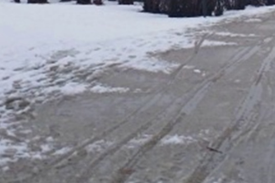 Dijelovi Slavonije okovani ledom - KBC pun pacijenata zbog ozljeda, prevrnuo se stroj za posipanje cesta