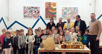 Novi Marof: Vrtićarci kroz igru učili kako nastaje med i zašto su pčele važne