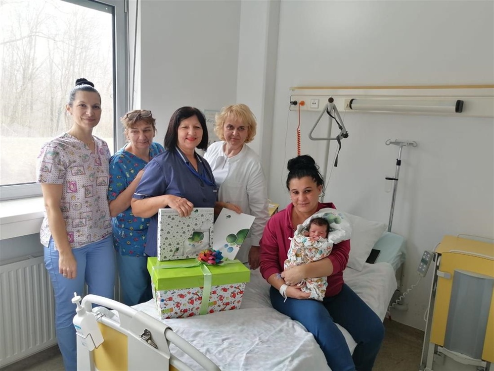 Obitelj Bogdan bogatija za deveto dijete, stigle čestitke i poklon paket