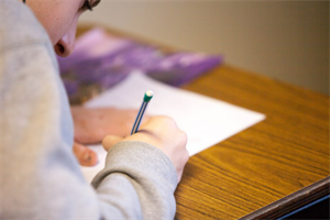 Ispitni rokovi kucaju na vrata: kako se pripremiti i smanjiti stres?