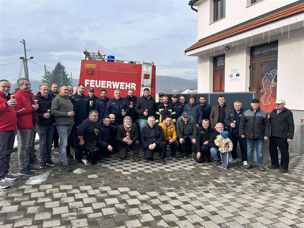 DVD Jazvine bogatiji za novo vatrogasno vozilo: “Veća sigurnost za naš kraj“
